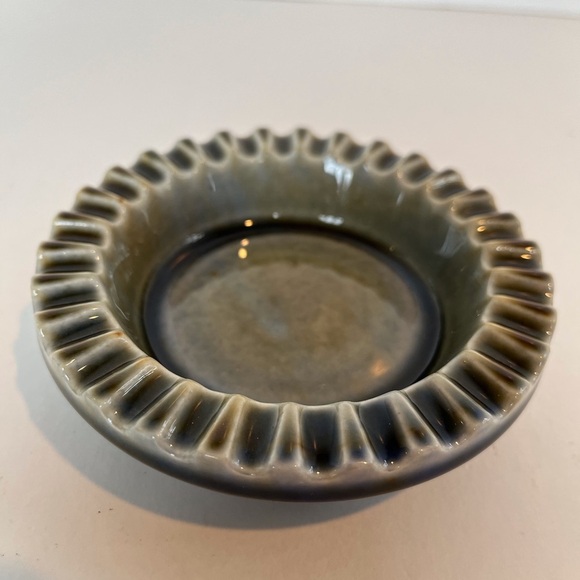 Vintage Wade Irish Porcelain Ashtray - Picture 2 of 6